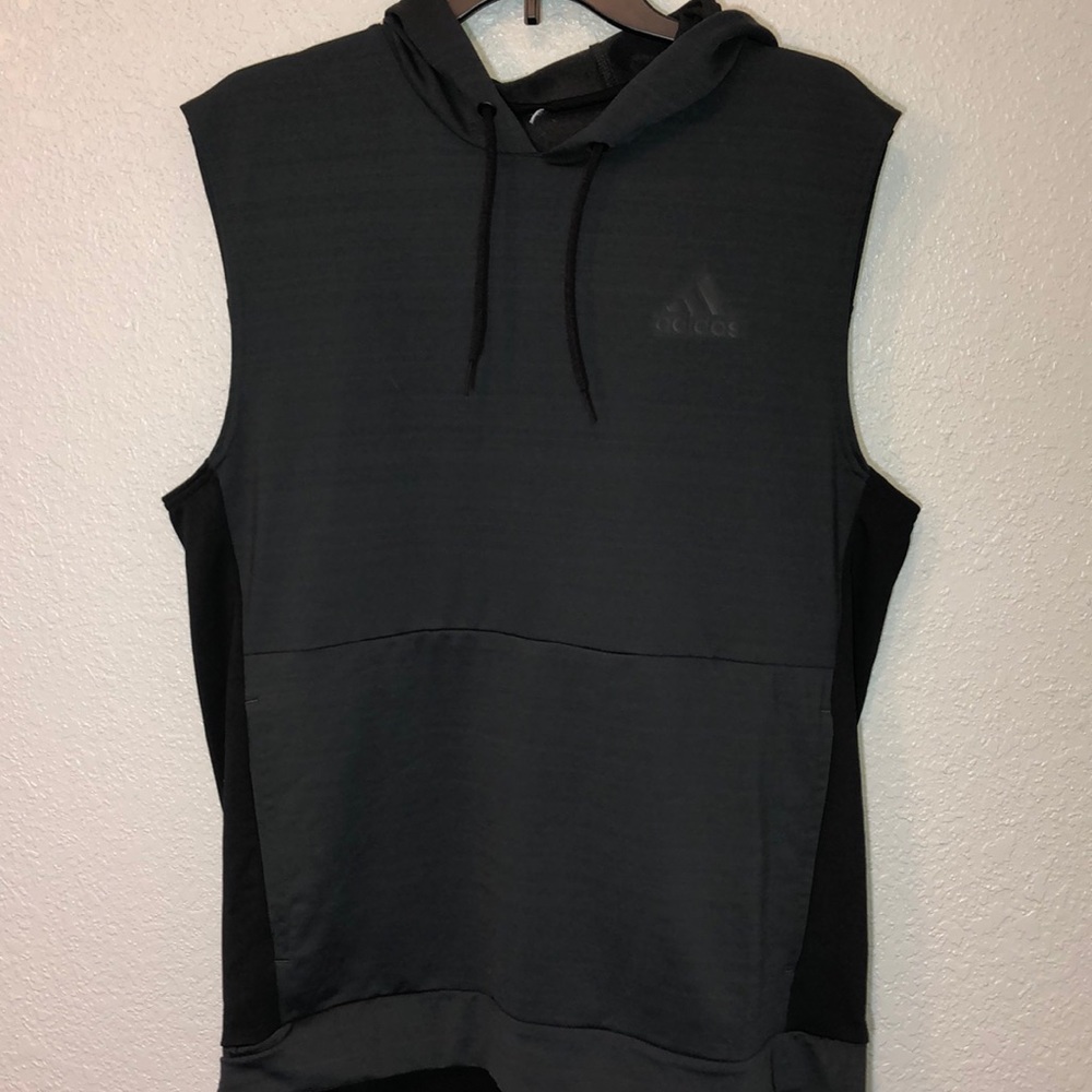 Adidas sleeveless top